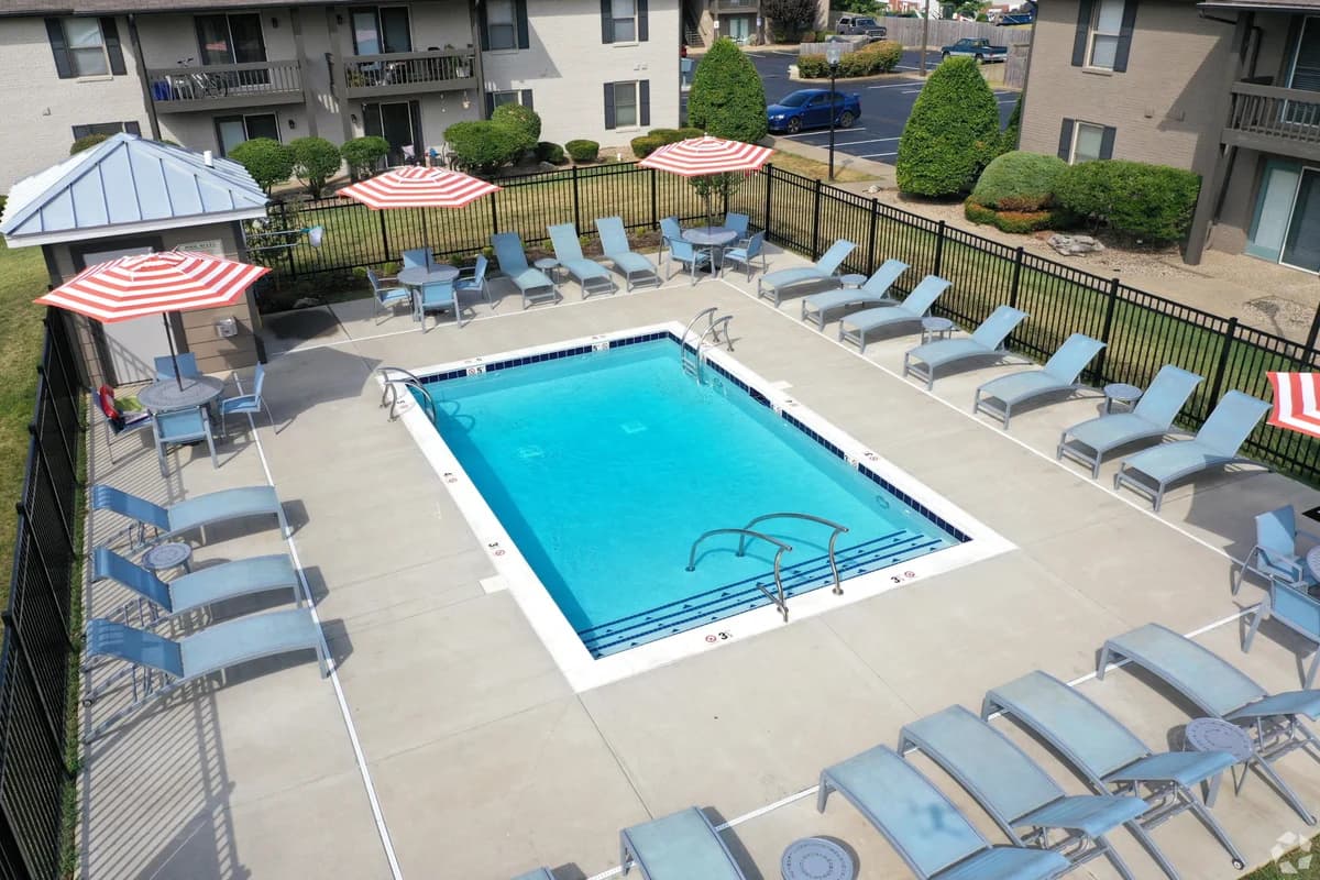 Flats at Hurstbourne - Apartment - 10