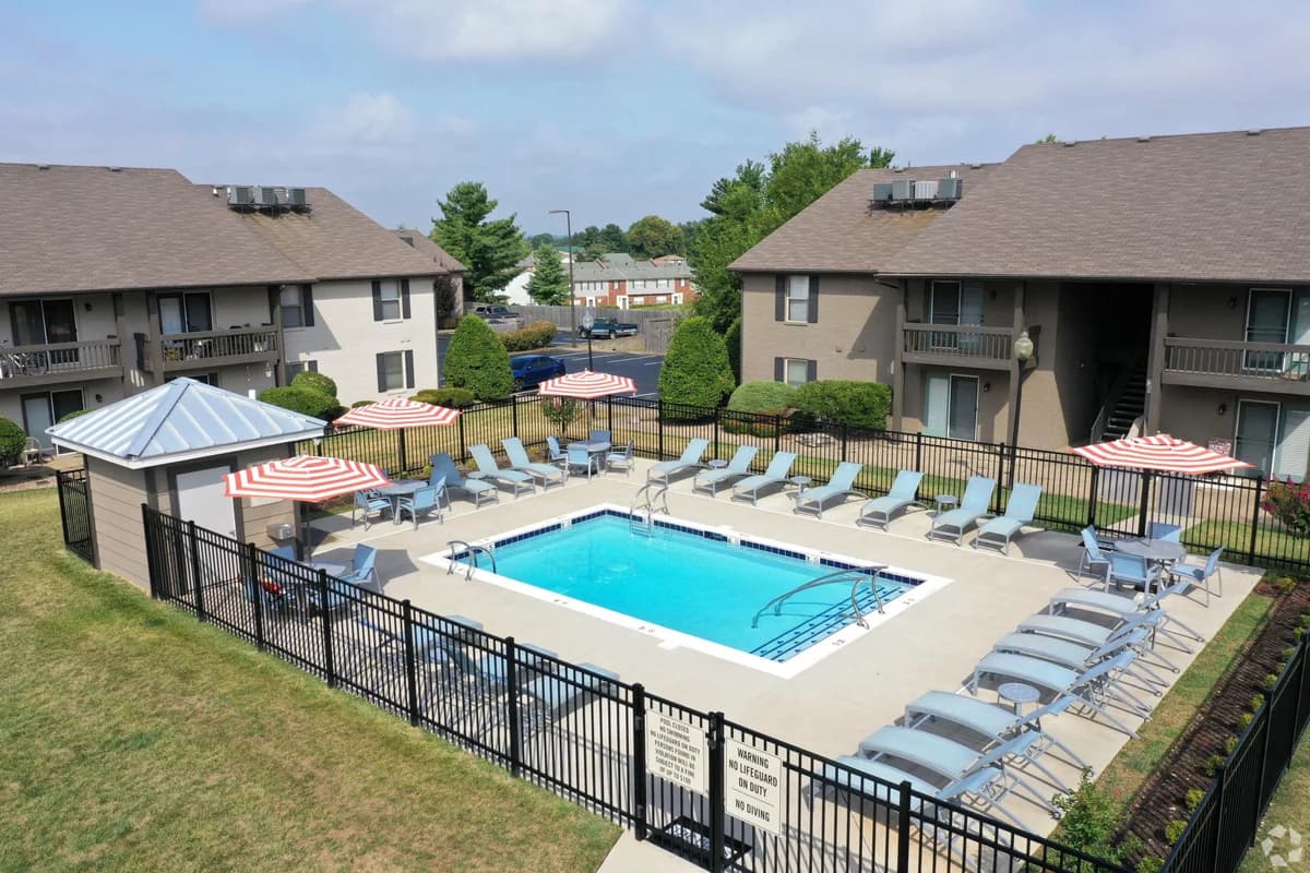Flats at Hurstbourne - Apartment - 9