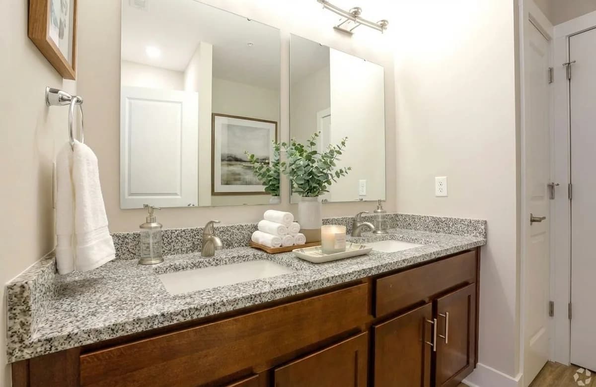 Heritage Square - Apartment - 4