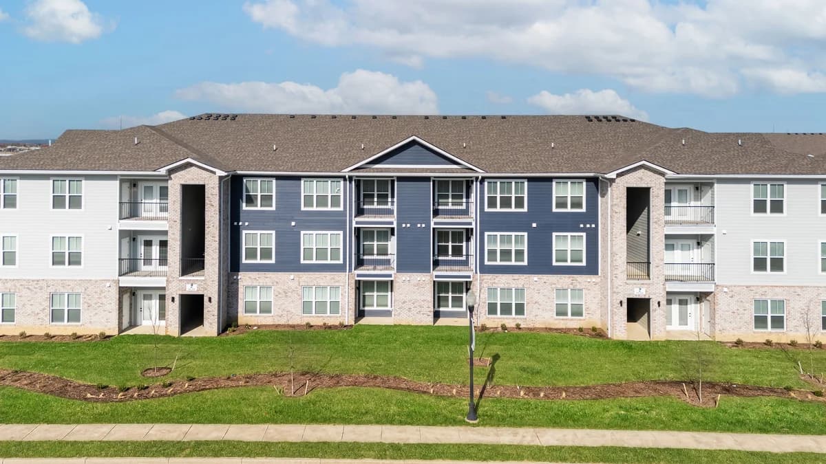 Louisville apartments for rent - Property image - The Warren Apartments - 1