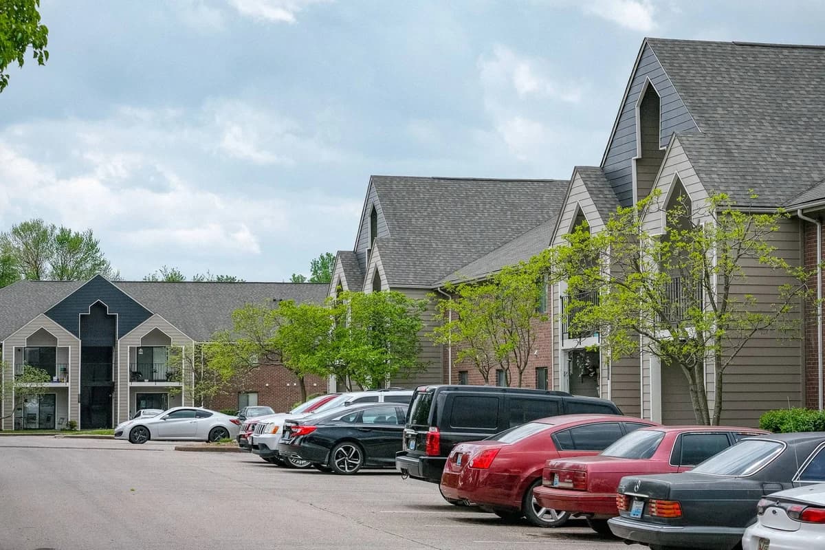 Hillview Woods Apartments - Hillview Woods Apartments