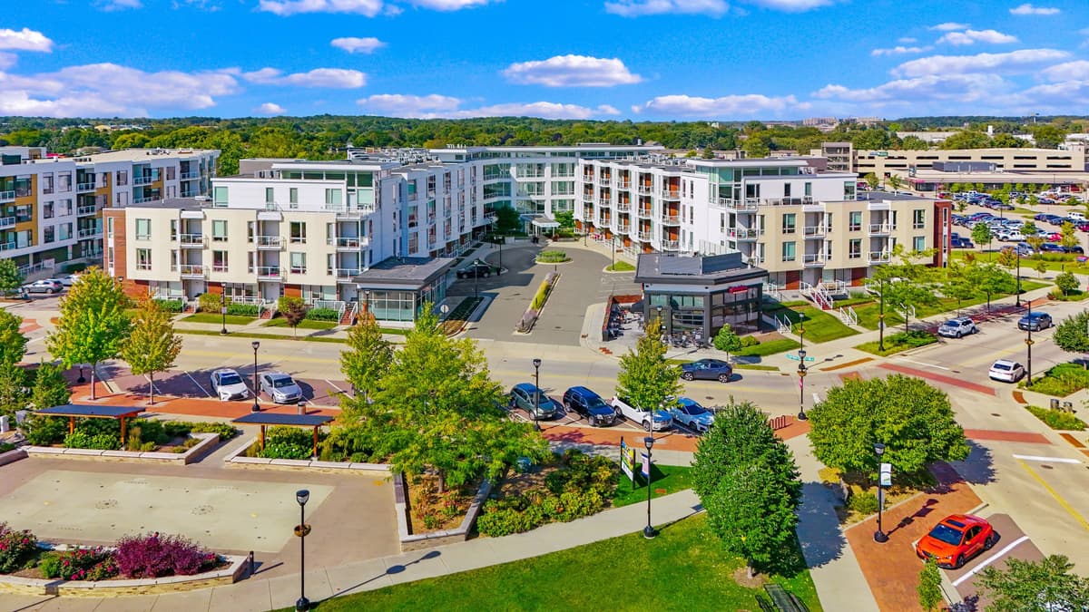 Louisville apartments for rent - Property image - Emerald Row Apartments - 2