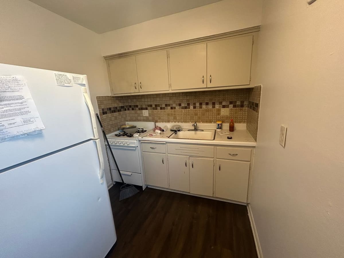 Louisville apartments for rent - Property image - 1422 S 7th St - 2