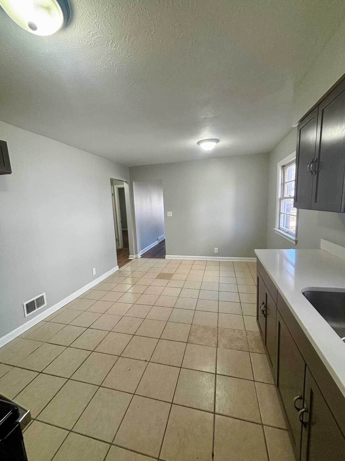 Louisville apartments for rent - Property image - 1055 Euclid Avenue - 3