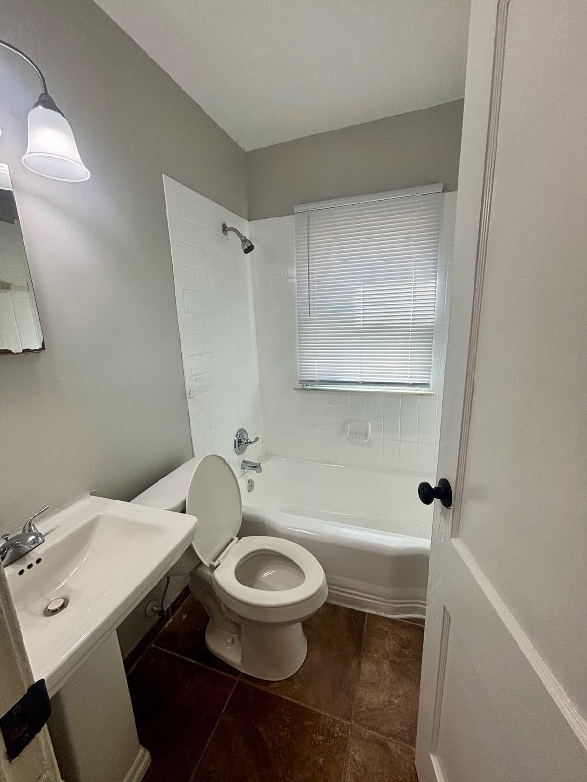 Louisville apartments for rent - Property image - 1547 Longfield Avenue - 2