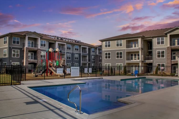 Louisville apartments for rent - image - imgi_24_Pool_jqev4g_fqf7wm.webp