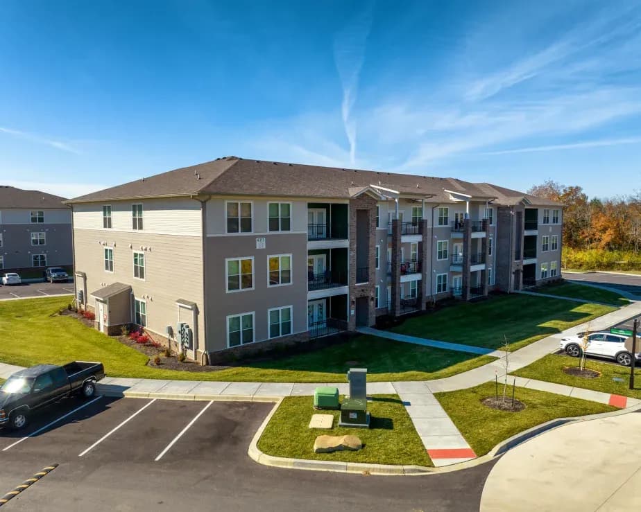 Louisville apartments for rent - image - imgi_34_4305_Donerail_Run_Road_aerial--70_i3wuxe_crco7k.webp