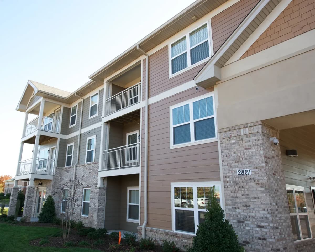 Louisville apartments for rent - image - imgi_20_Building_Exterior_1_jeu1le_zqv0ra.webp