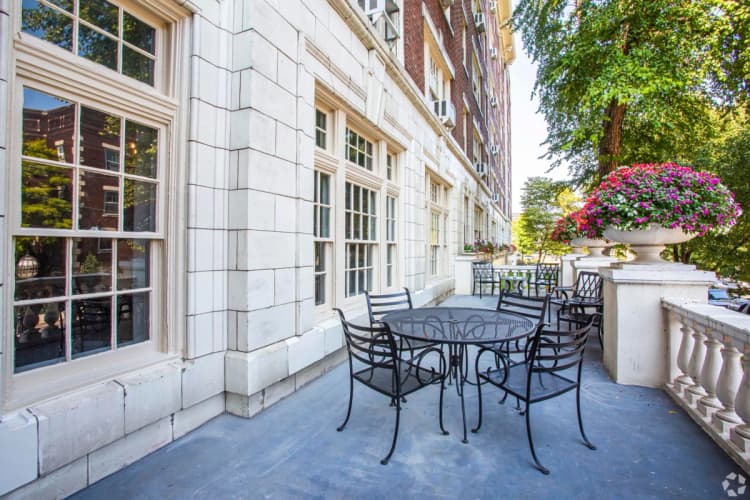Louisville apartments for rent - image - imgi_32_1752266216002-The-Puritan-Senior-Living---62--Over_016.webp