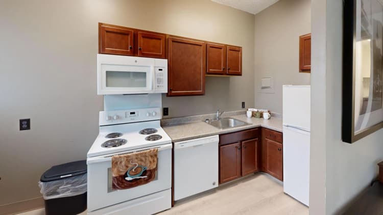 Louisville apartments for rent - image - imgi_42_1755634590400-Puritan-Model-Unit-Kitchen.webp