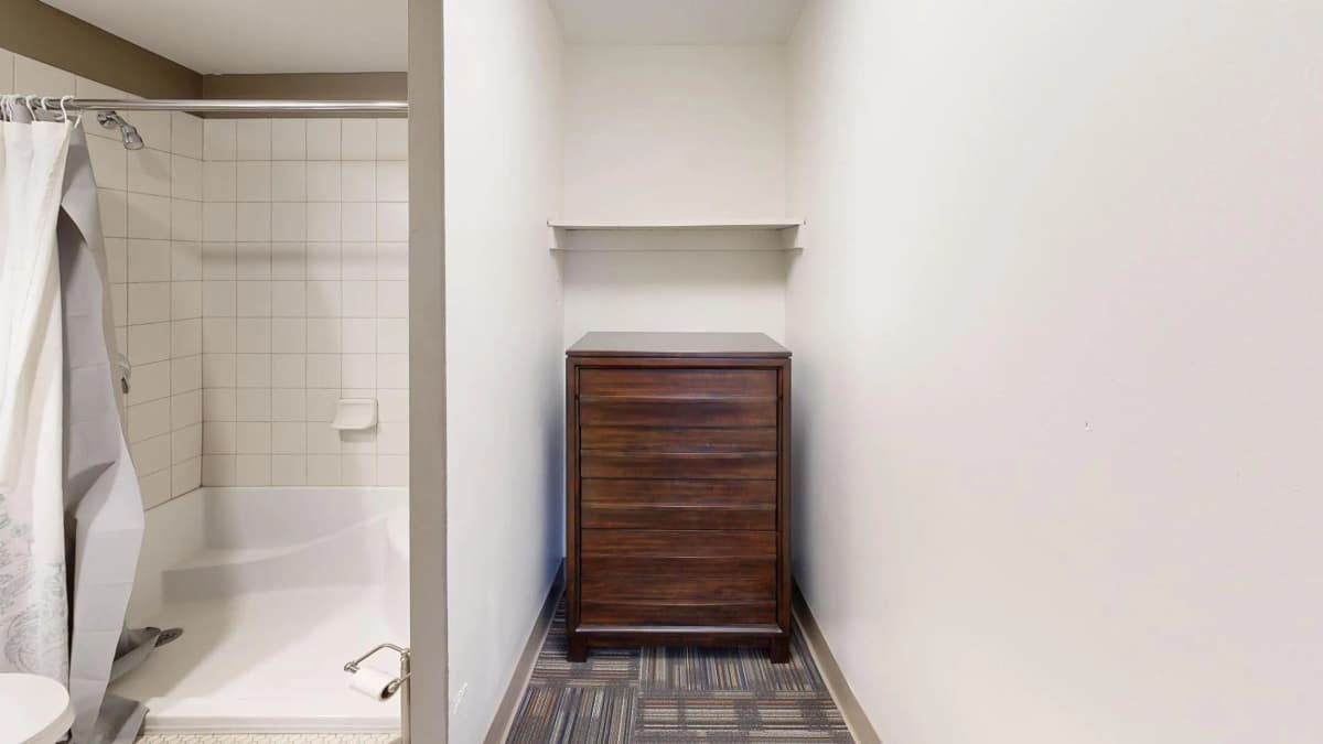 Louisville apartments for rent - image - imgi_45_1755634590323-Puritan-Model-Unit-Bathroom.webp