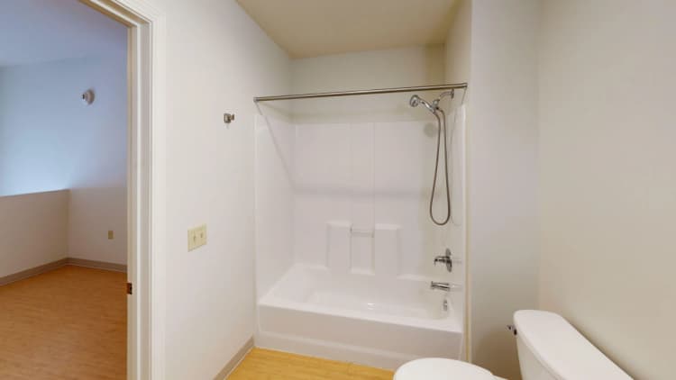 Louisville apartments for rent - image - imgi_45_1752768190117-Jacob-School-Senior-1-Bedroom-Loft-Bathroom.webp