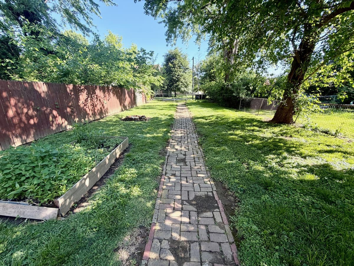 Louisville apartments for rent - Property image - 1039 E. Breckinridge St. - 1