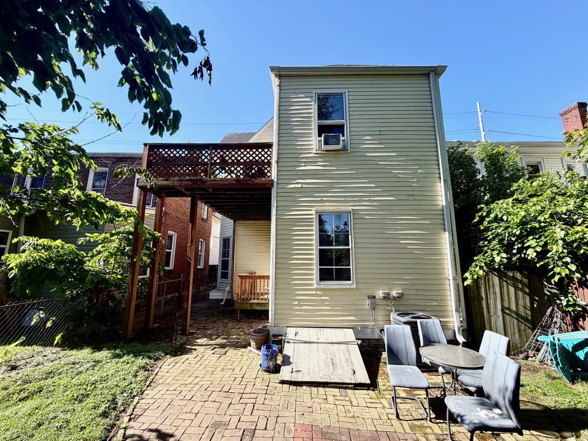 Louisville apartments for rent - Property image - 1039 E. Breckinridge St. - 3