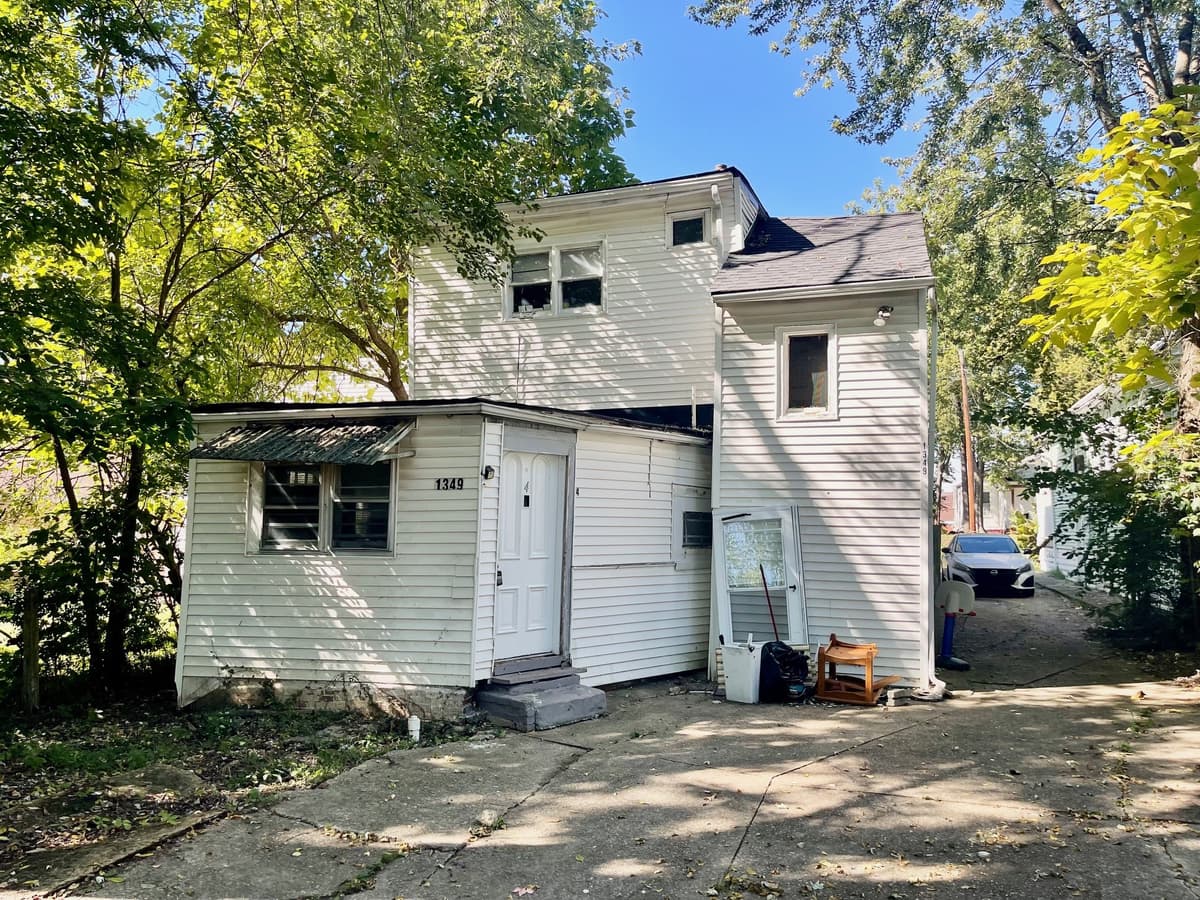 Louisville apartments for rent - Property image - 1349 Olive St. - 2