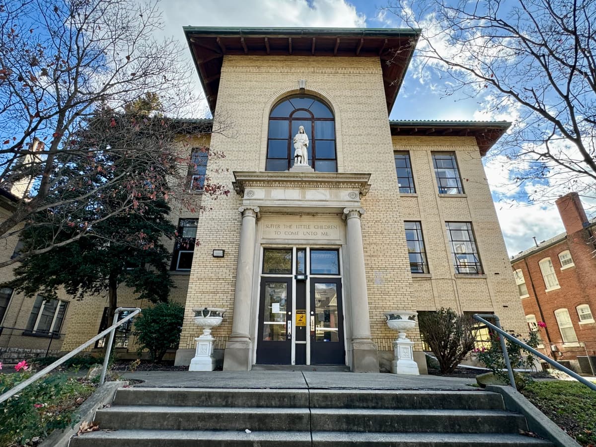 Louisville apartments for rent - Property image - 1516 Hepburn Ave. - 1
