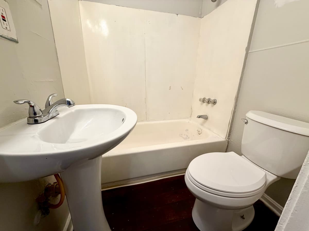 Louisville apartments for rent - Property image - 1836 Algonquin Pkwy - 3