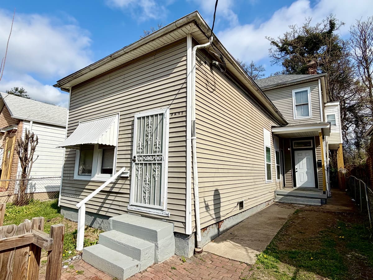 Louisville apartments for rent - Property image - 2631 W. Madison St. - 1