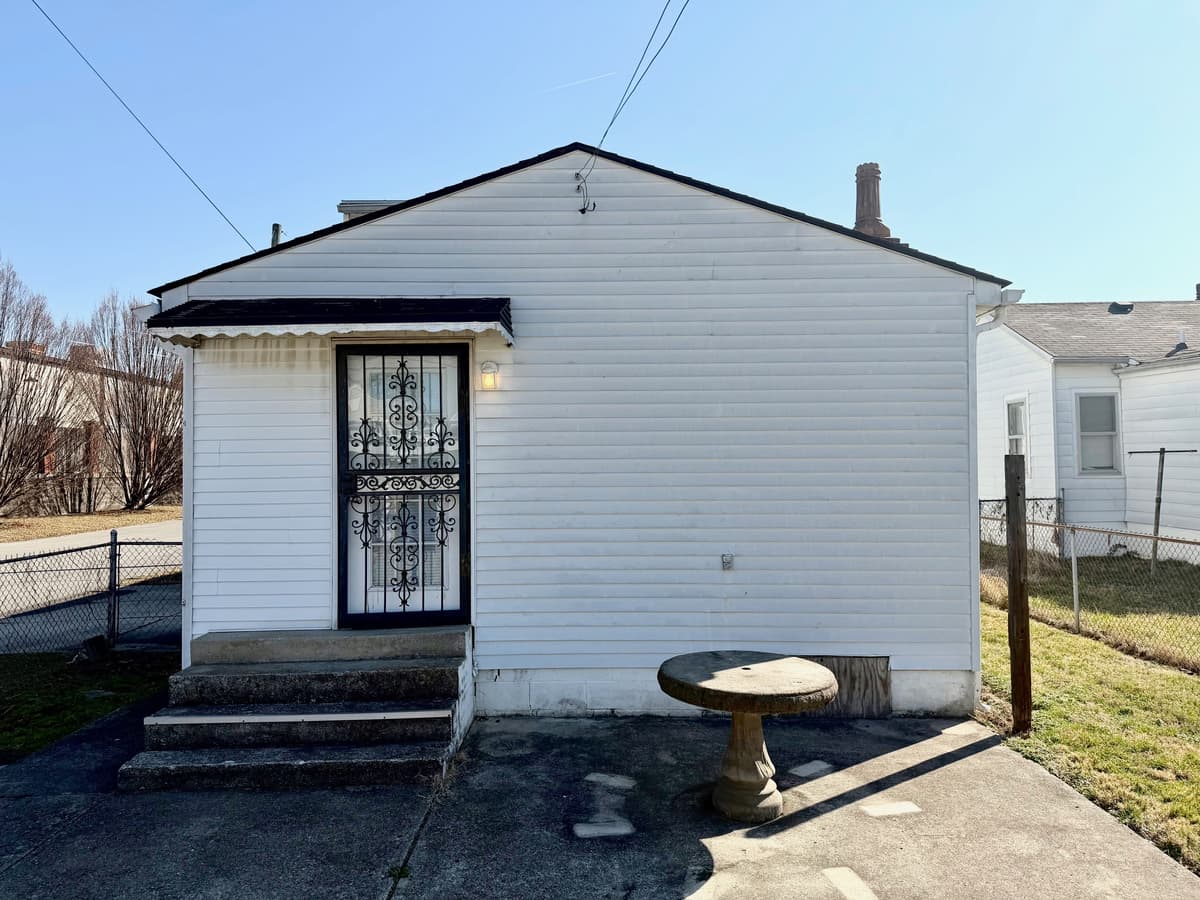 Louisville apartments for rent - Property image - 3102 Grant Ave. - 2