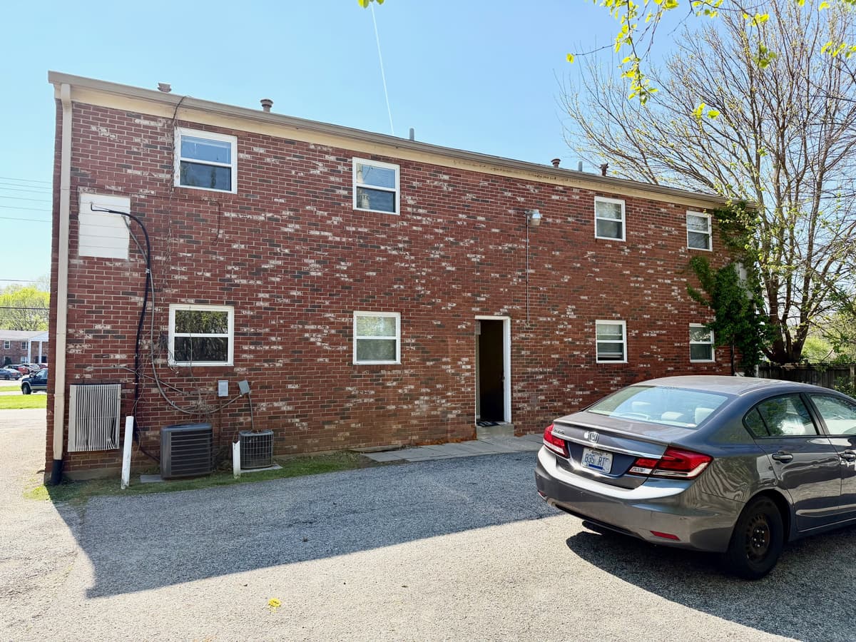 Louisville apartments for rent - Property image - 3705 Briarbridge ln - 2