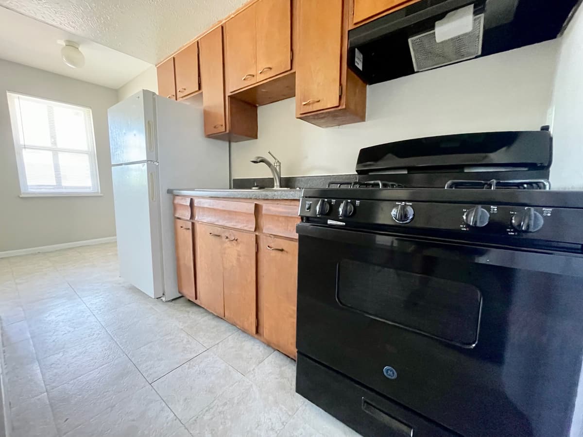 Louisville apartments for rent - Property image - 4143 Hillview Ave - 3