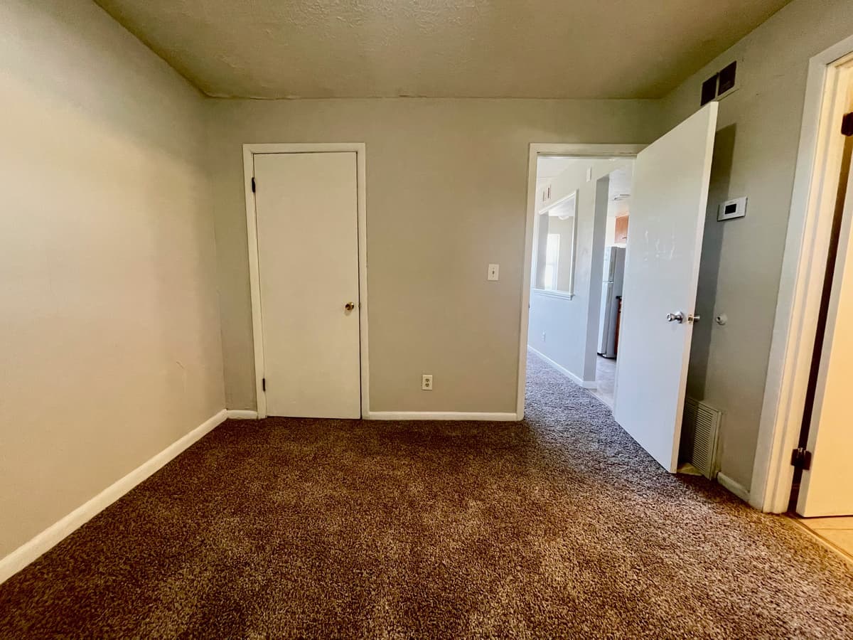 Louisville apartments for rent - Property image - 4143 Hillview Ave - 2