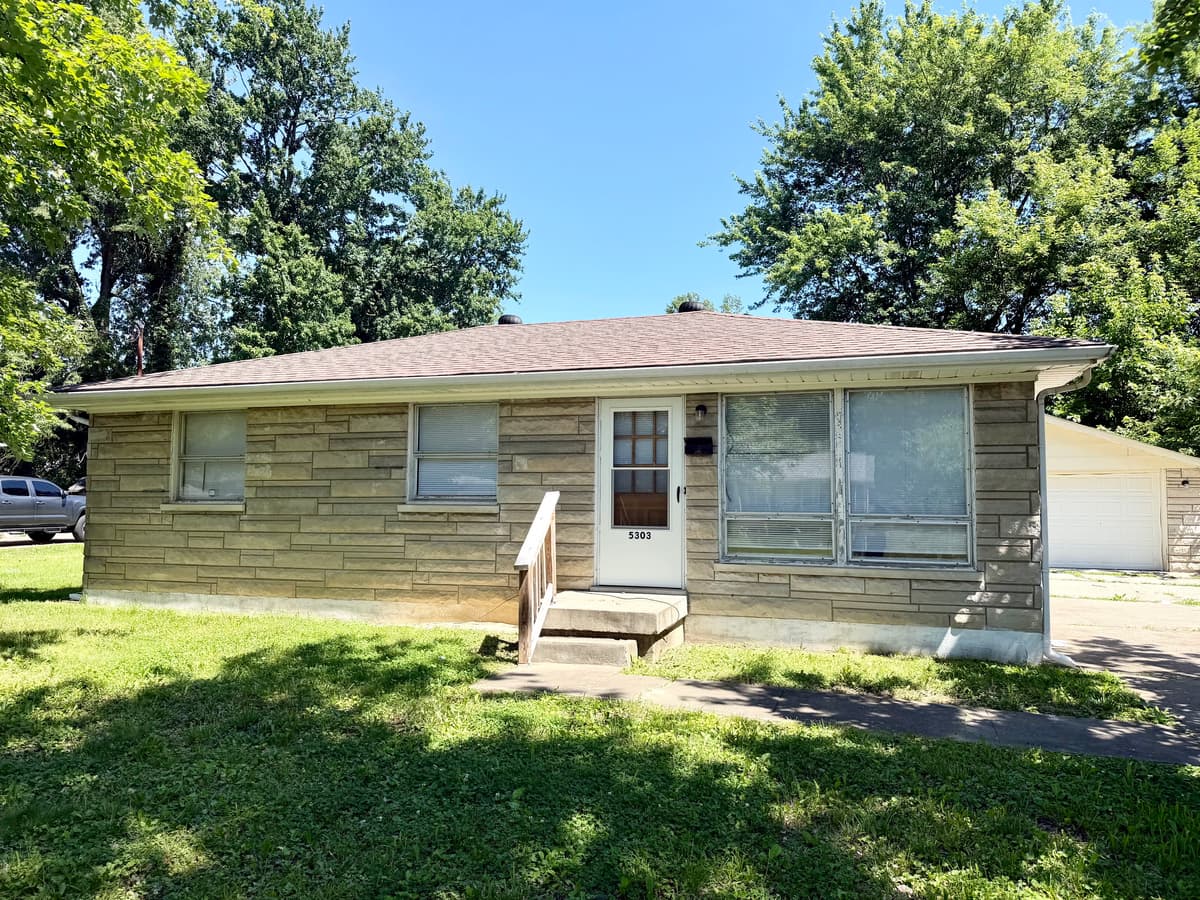 Louisville apartments for rent - Property image - 5303 Hosta Ln - 2