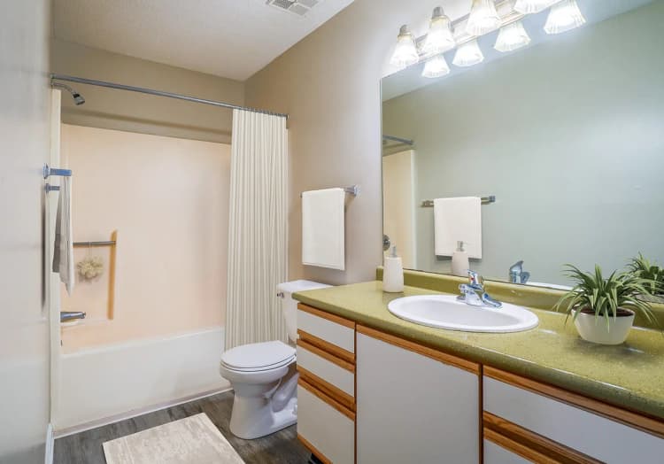 Louisville apartments for rent - image - Bathroom with Bathtub