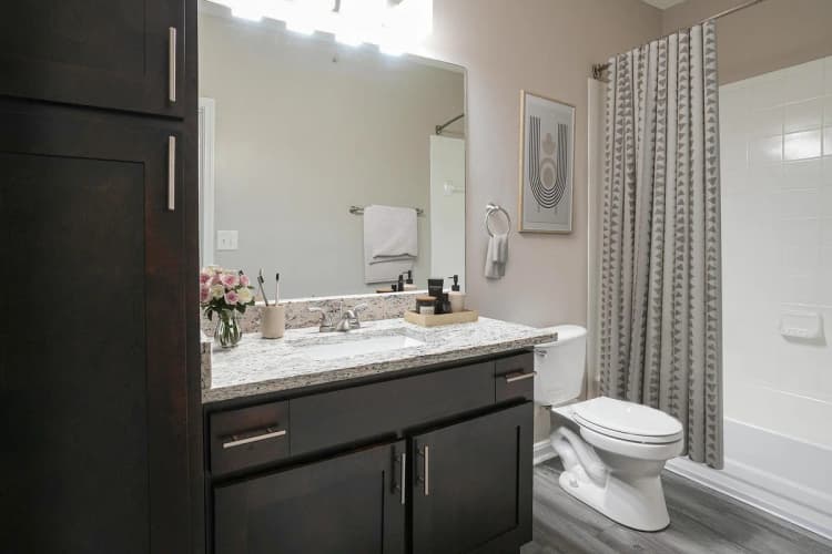 Louisville apartments for rent - image - Oxmoor_2026_Bathroom_VirtuallyStaged