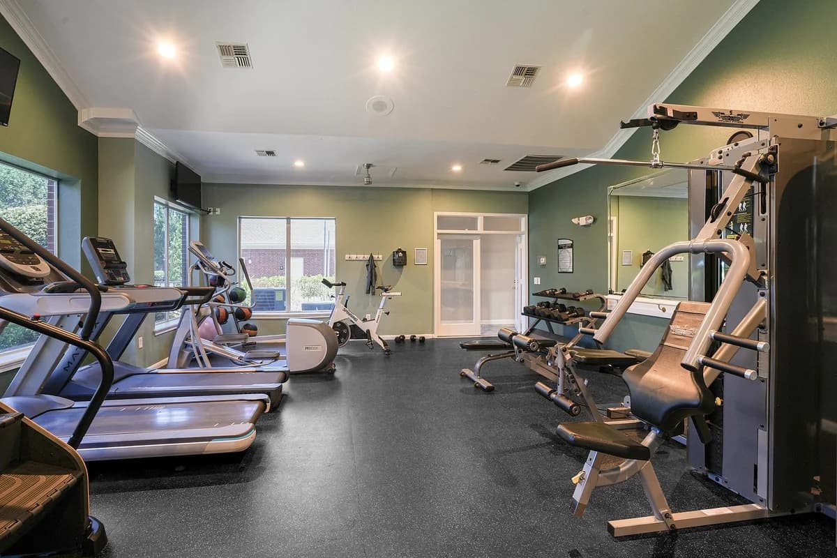 Louisville apartments for rent - image - Oxmoor_2026_FitnessCenter_02