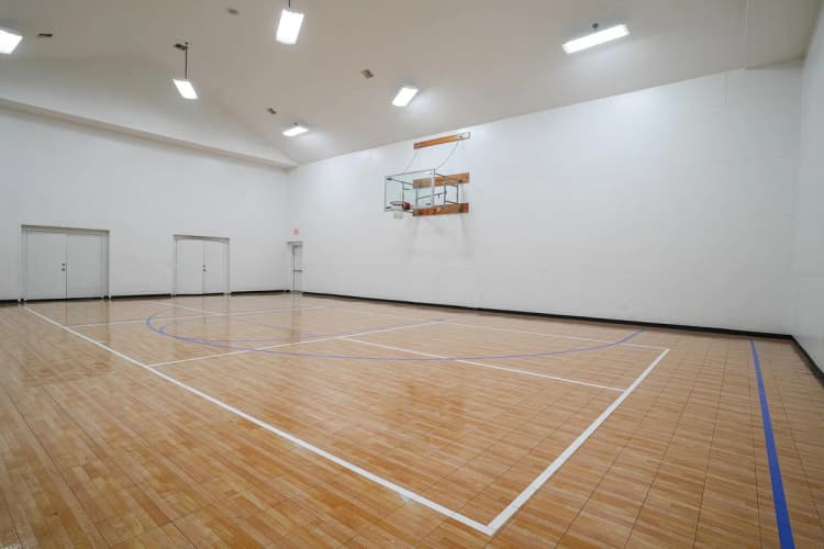 Louisville apartments for rent - image - Oxmoor_2026_BasketballCourt