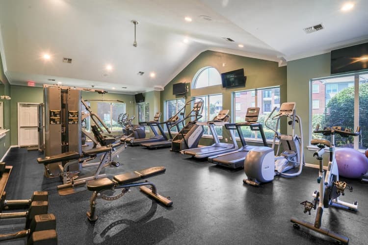 Louisville apartments for rent - image - Oxmoor_2026_FitnessCenter_01