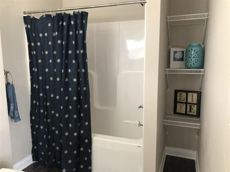 Louisville apartments for rent - image - Bathroom