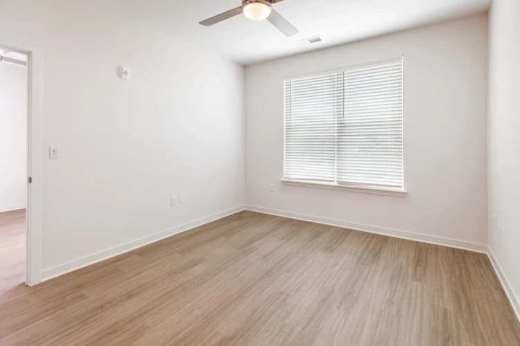 Louisville apartments for rent - image - imgi_23_The-Eclipse-in-Russell-1BR-Bedroom-2.webp