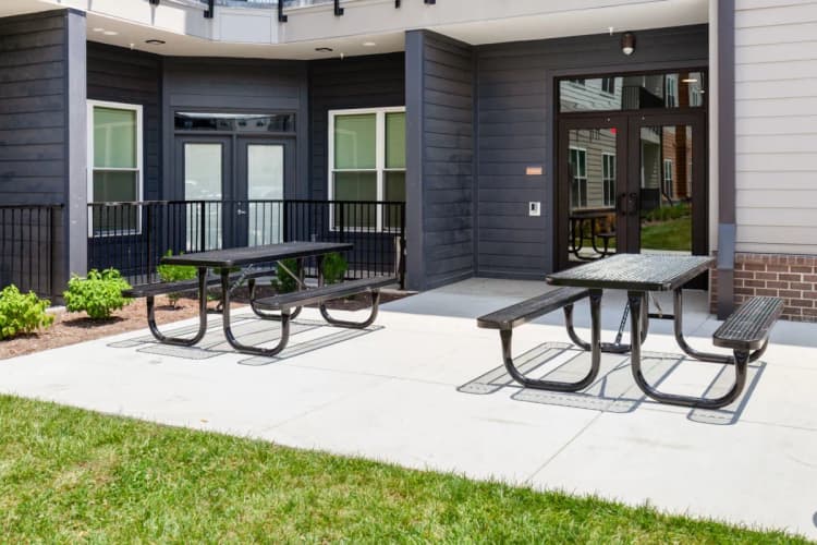 Louisville apartments for rent - image - imgi_30_The-Eclipse-in-Russell-2BR-Picnic-Area.webp