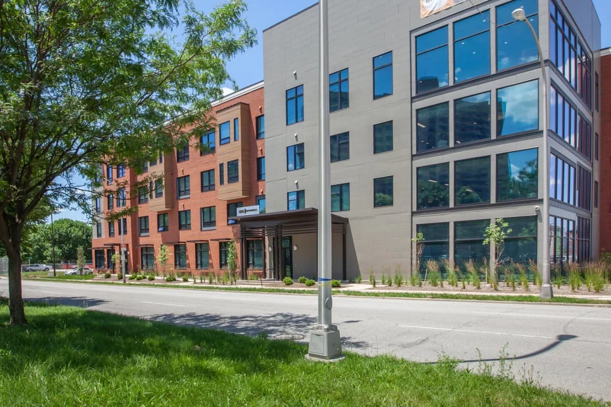 Louisville apartments for rent - image - imgi_308_1774160024693-wx26dl-beecher-terrace-34.webp