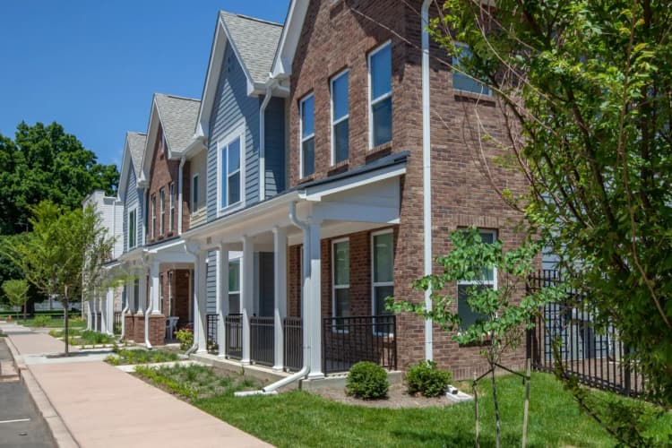 Louisville apartments for rent - image - imgi_315_1774160038010-cpxrnr-beecher-terrace-41.webp
