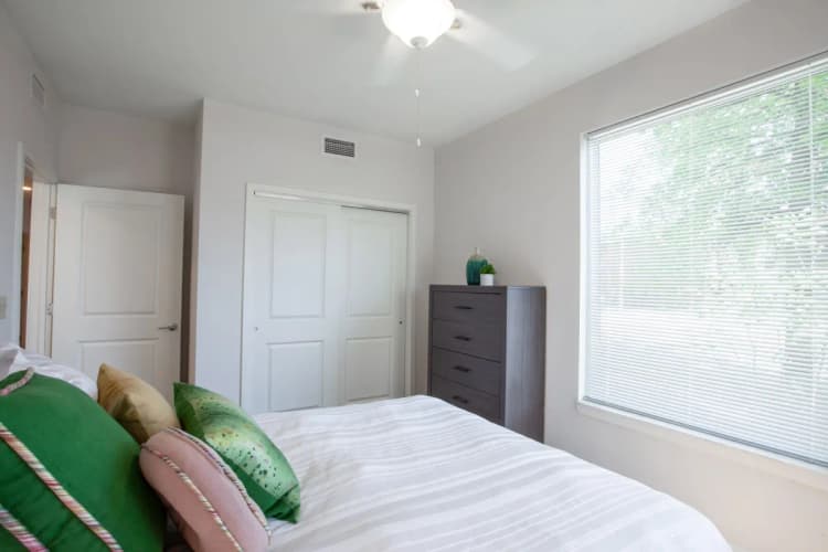Louisville apartments for rent - image - imgi_301_1774160013841-cdmhng-beecher-terrace-27.webp