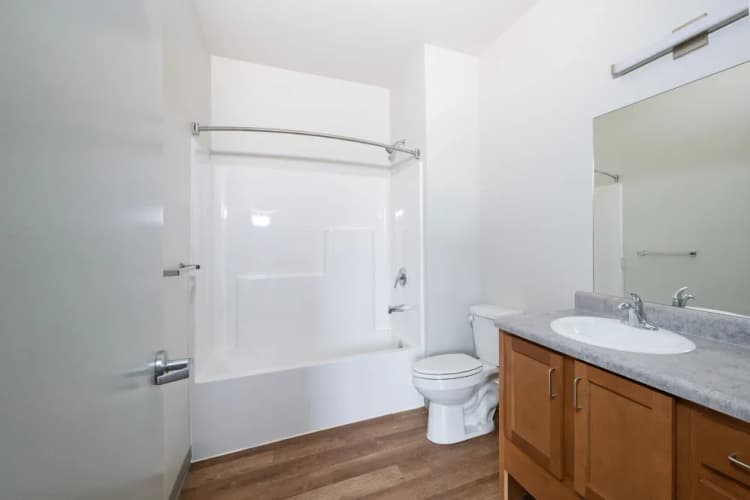 Louisville apartments for rent - image - 5_Bathroom_ighkkv.webp