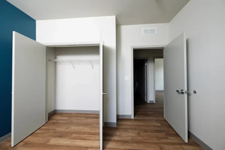 Louisville apartments for rent - image - 7_Bedroom_e0vsgl.webp