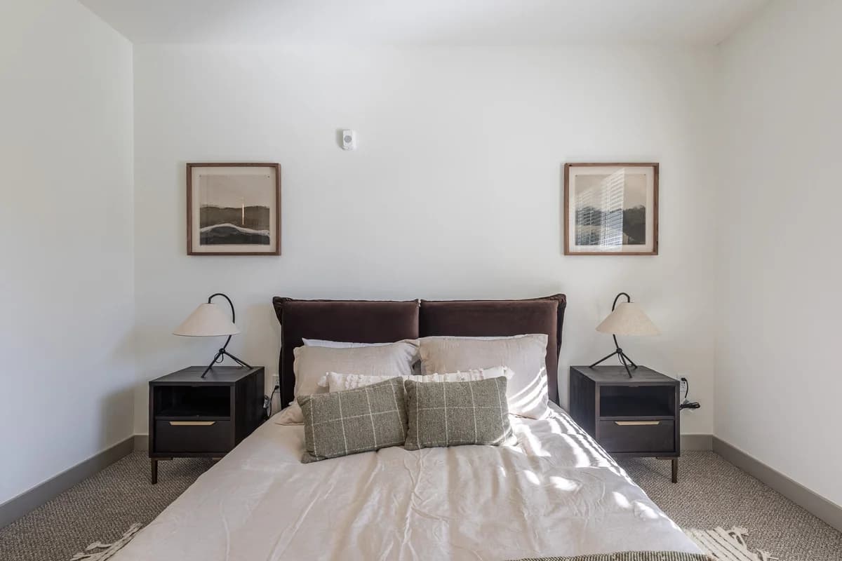 Louisville apartments for rent - image - Comfortable Bedroom