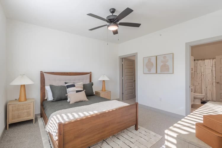 Louisville apartments for rent - image - Bedroom With Ceiling Fan