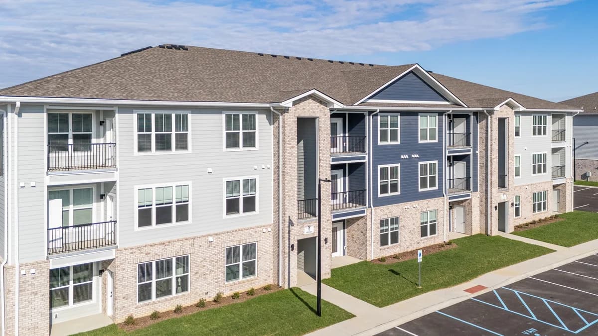 Louisville apartments for rent - Property image - The Warren Apartments - 2