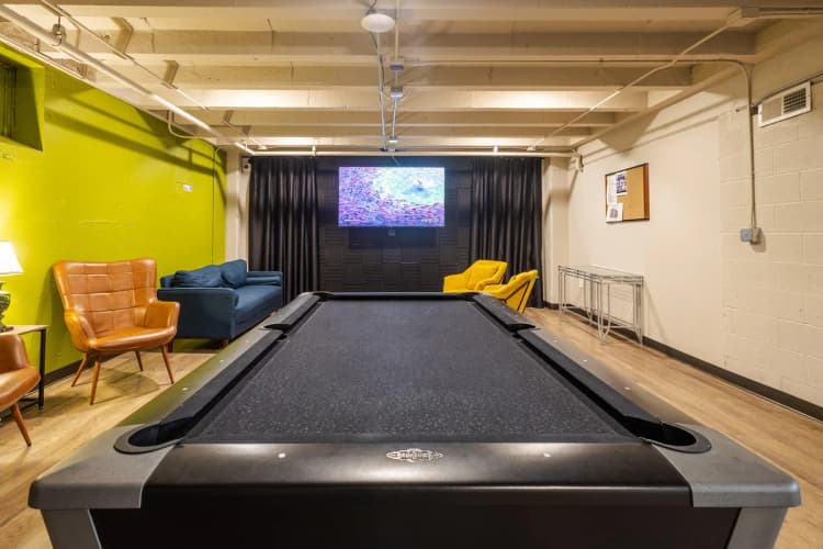 Louisville apartments for rent - image - Pool Table