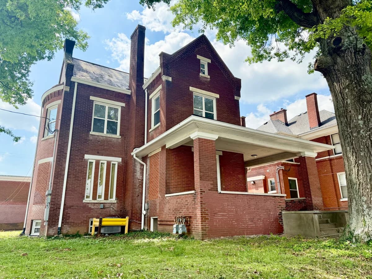 Louisville apartments for rent - Property image - 1664 Beechwood ave - 2