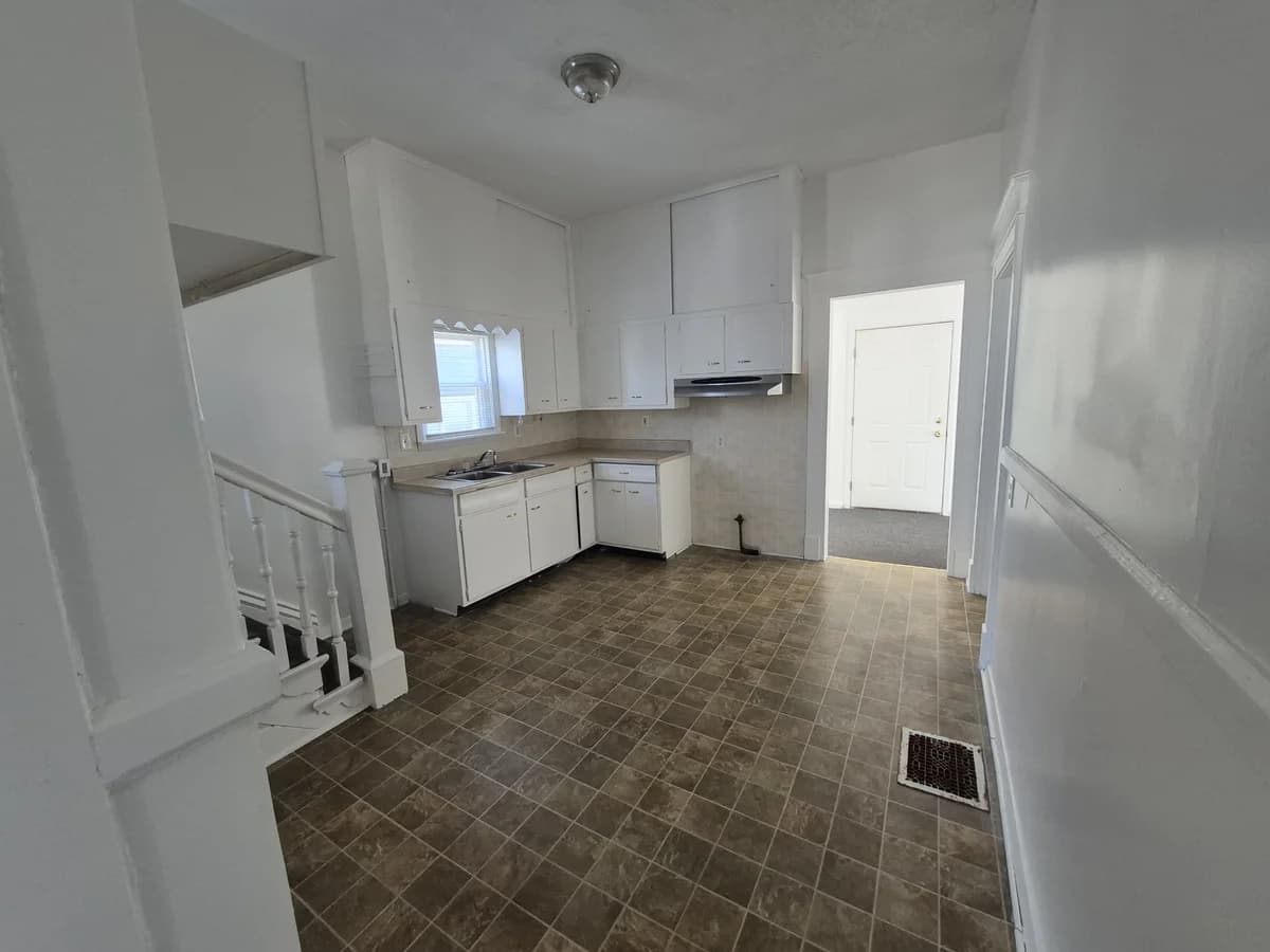 Louisville apartments for rent - Property image - 635 South 39 th Street - 3