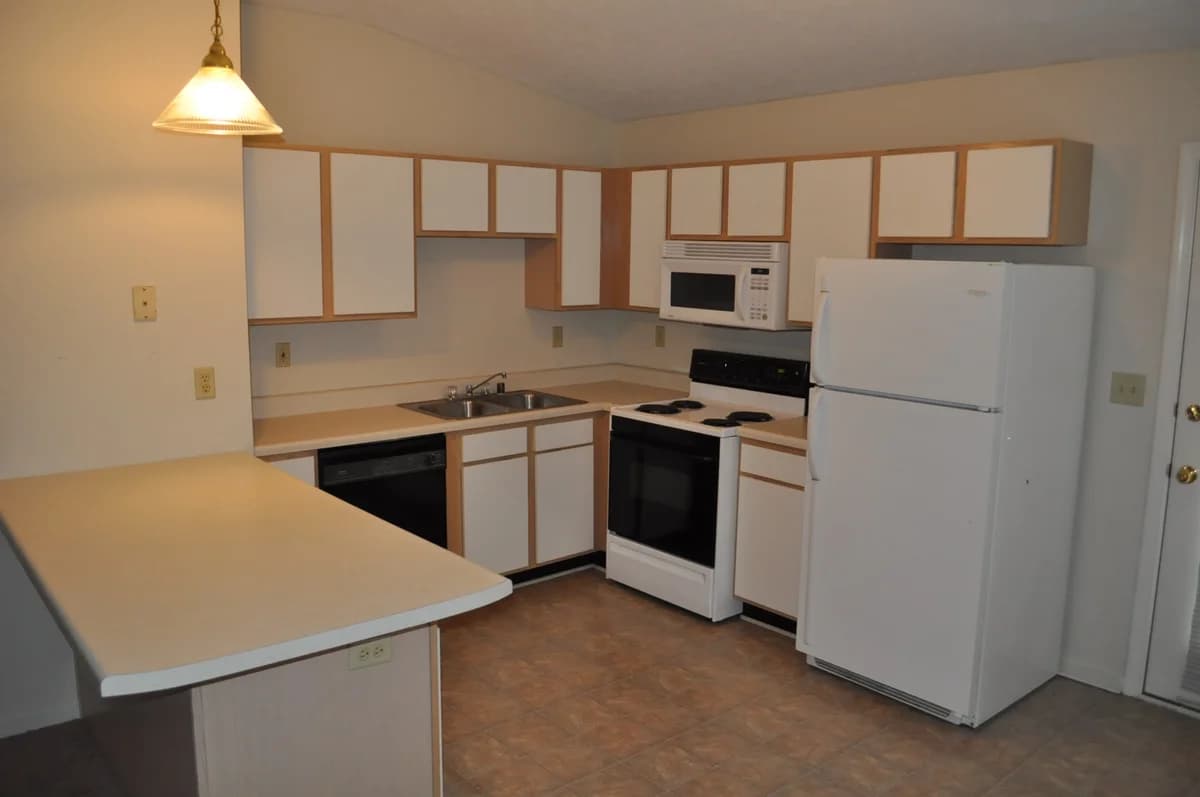 Louisville apartments for rent - Property image - 1116 Herr Lane - 3
