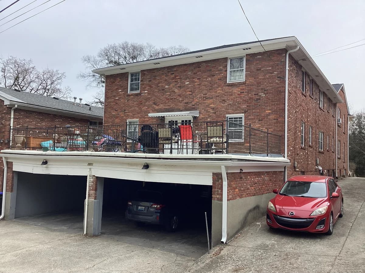 Louisville apartments for rent - Property image - 2551 Glenmary Avenue - 2
