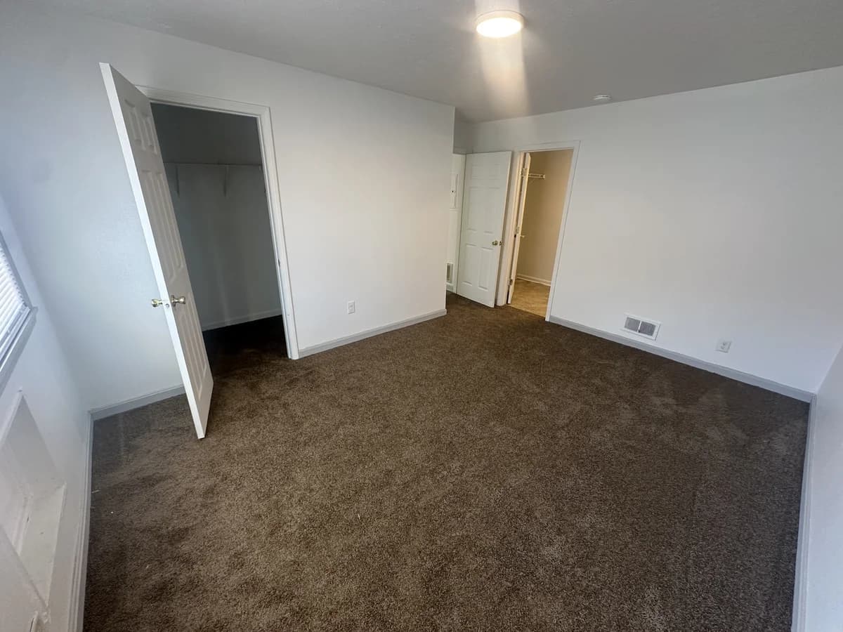 Louisville apartments for rent - Property image - 2500 Lindsay Ave - 3