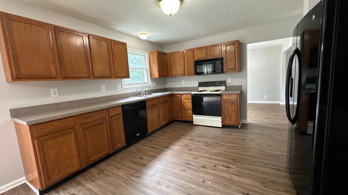 Louisville apartments for rent - Property image - 7421 Spring Run Drive - 3